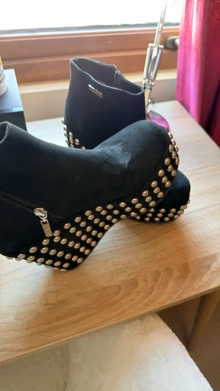 Botines negros con plataforma y tachas Bags - 6