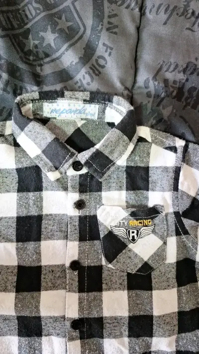Camisa de niño a cuadros blanco y negro - miniatura 2