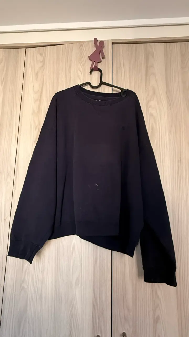 Polerón negro unisex en buen estado