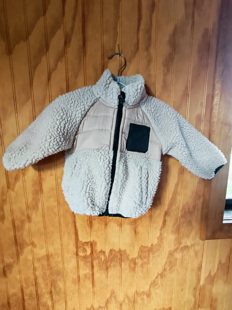 Chaqueta de lana para niño beige con bolsillo - 1