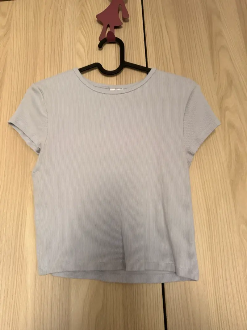 Polera básica celeste claro para mujer