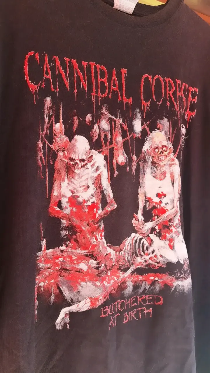 Polera de bandas de metal con diseños gráficos - 4