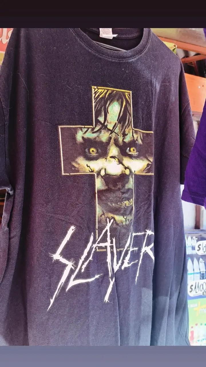 Polera de bandas de metal con diseños gráficos - 6