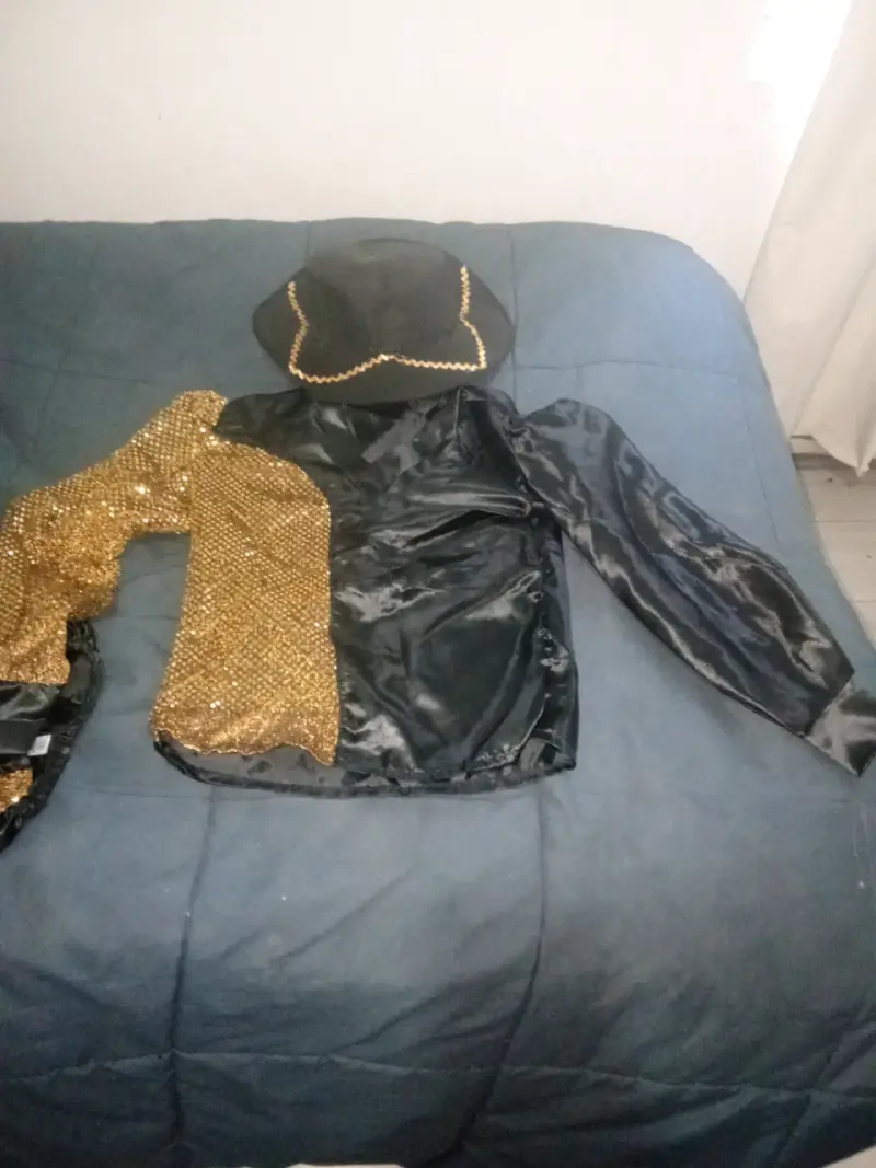 Traje caporal niño  negro y dorado con sombrero - 3