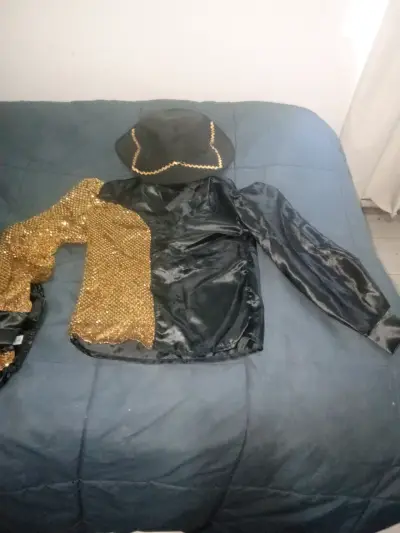Traje caporal niño  negro y dorado con sombrero - miniatura 3