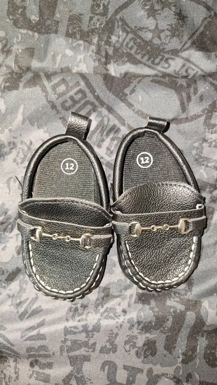 Mocasines de bebé negros con detalle metálico - 2