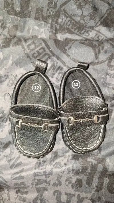 Mocasines de bebé negros con detalle metálico - miniatura 2
