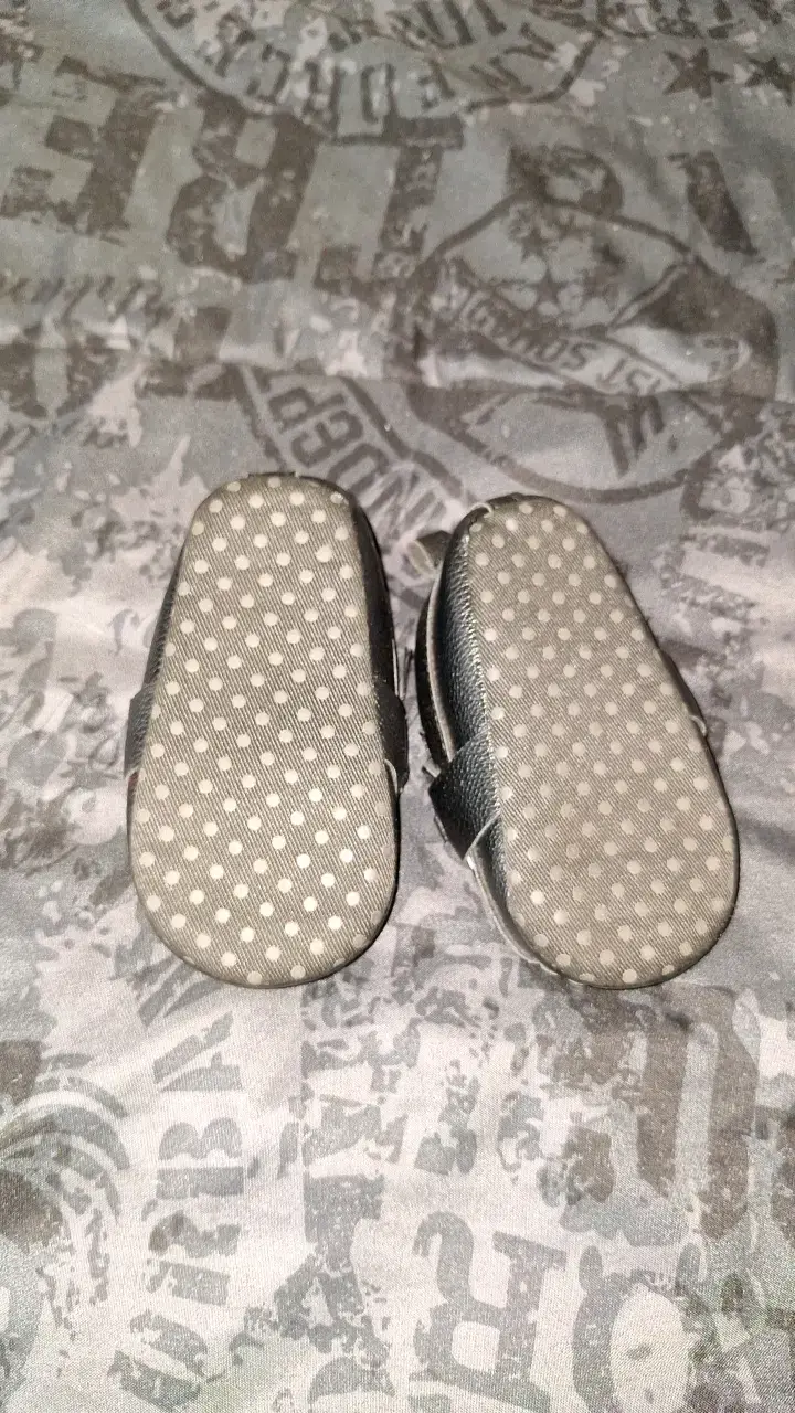 Mocasines de bebé negros con detalle metálico - 3