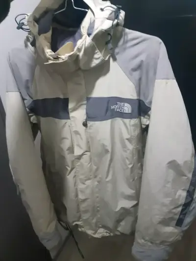 Chaqueta impermeable The North Face beige y gris - miniatura 1