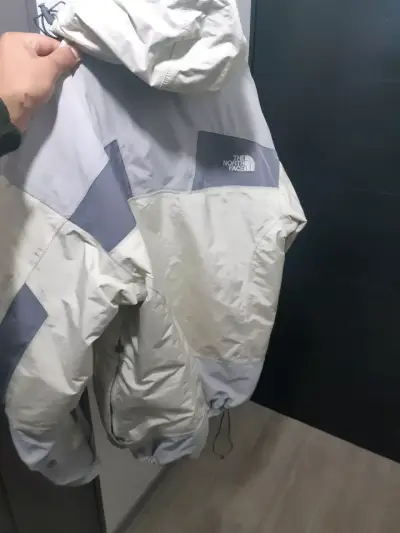 Chaqueta impermeable The North Face beige y gris - miniatura 4