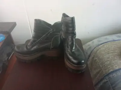 Botines de cuero negro con plataforma - miniatura 2