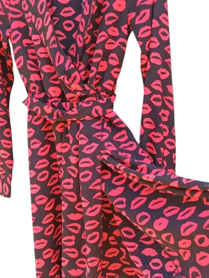 Vestido largo estampado de labios rojo y negro - 1