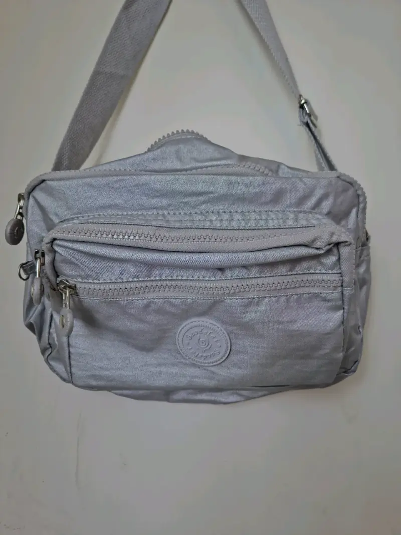 Bolso dorado o plata estilo kipling - 2