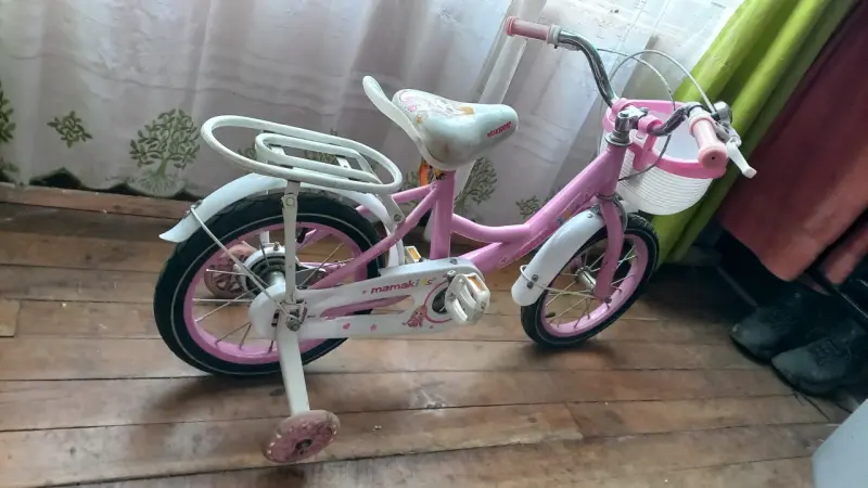 Bicicleta infantil rosa con ruedas de entrenamient - 2