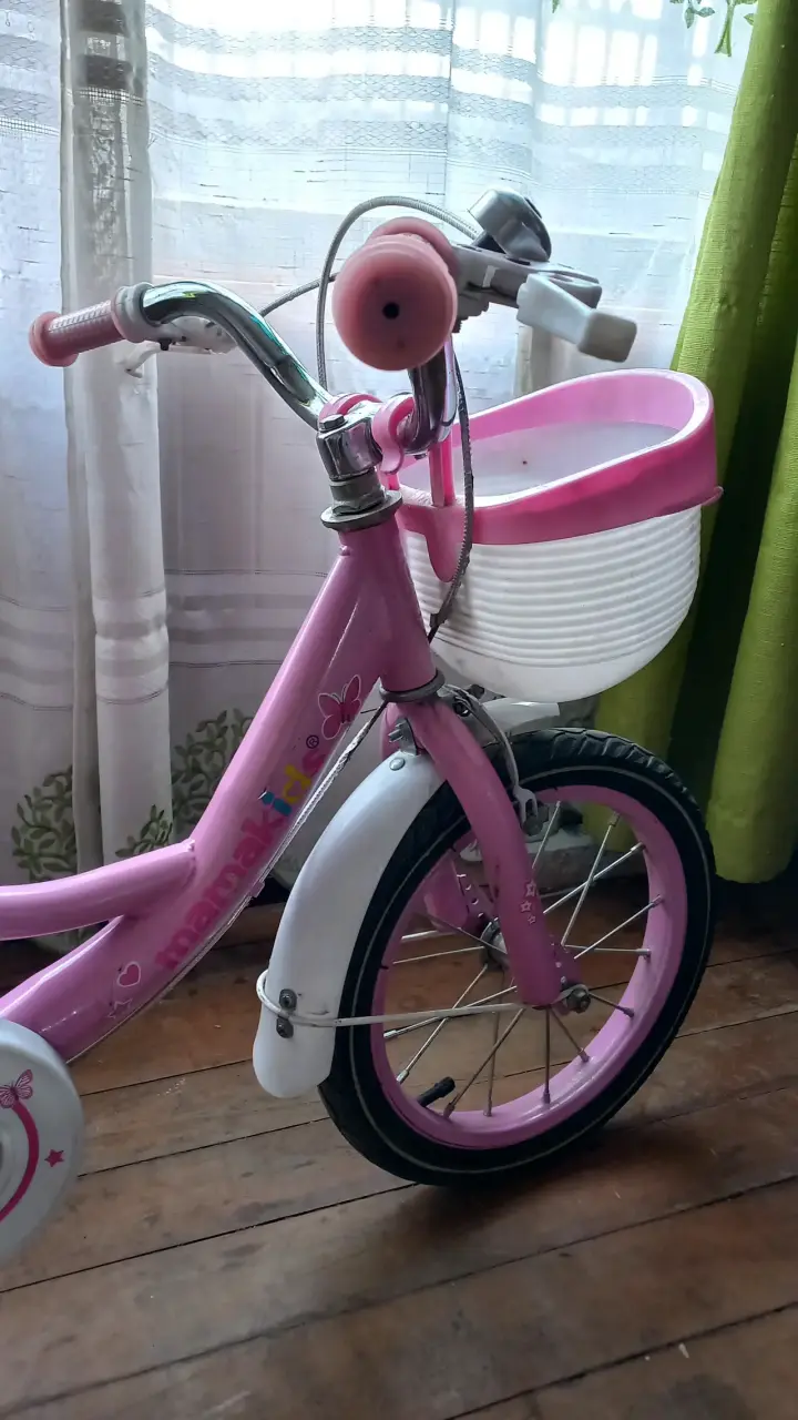 Bicicleta infantil rosa con ruedas de entrenamient - 3