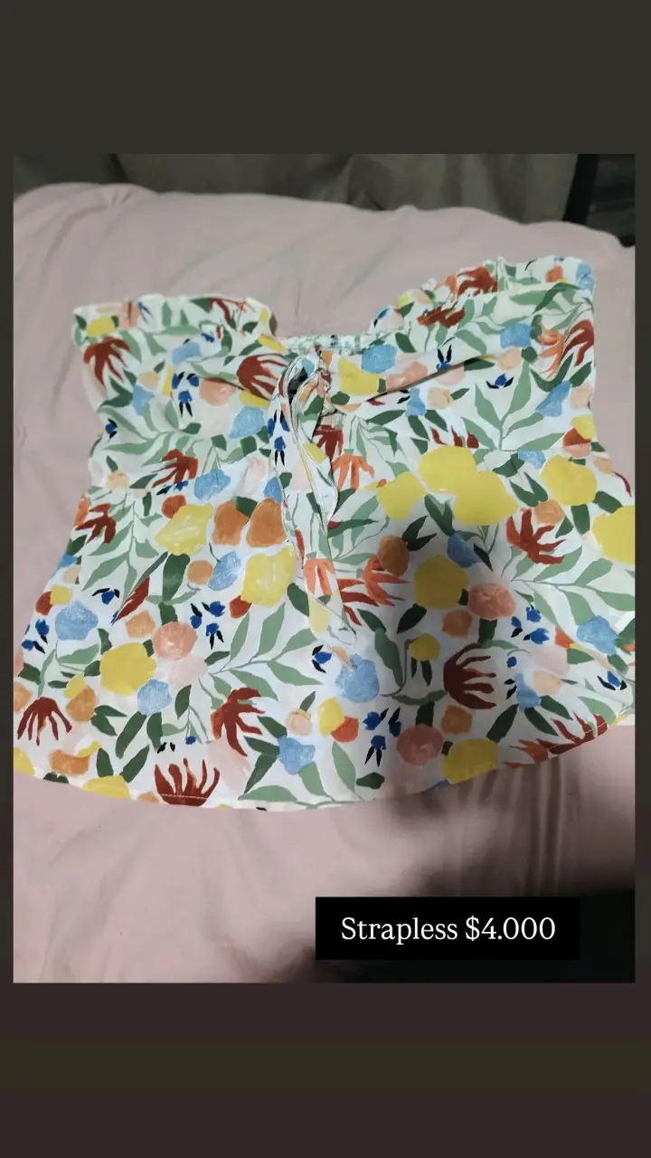Blusa strapless floral colorida
