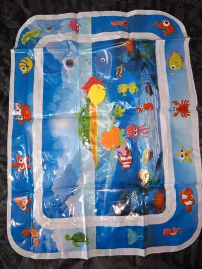 Alfombra de agua para bebé con diseño marino - miniatura 3
