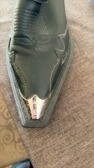 Botas vaqueras negras con detalles metálicos - miniatura 2