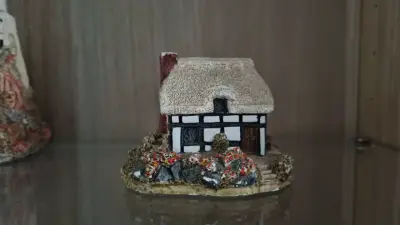 Conjunto de casas en miniatura Resina con sello - miniatura 4