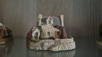 Conjunto de casas en miniatura Resina con sello - miniatura 6