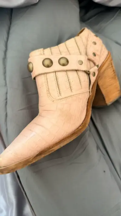 Botines de cuero rosa pálido con tacón de madera - miniatura 2
