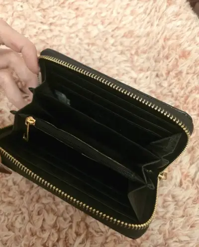 Billetera negra de cuero Basement con cierre - miniatura 3