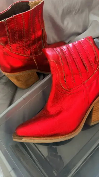 Botines rojos de cuero con tacón ancho - miniatura 3