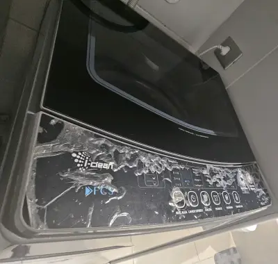 Lavadora automática Midea 9kg en buen estado - miniatura 5