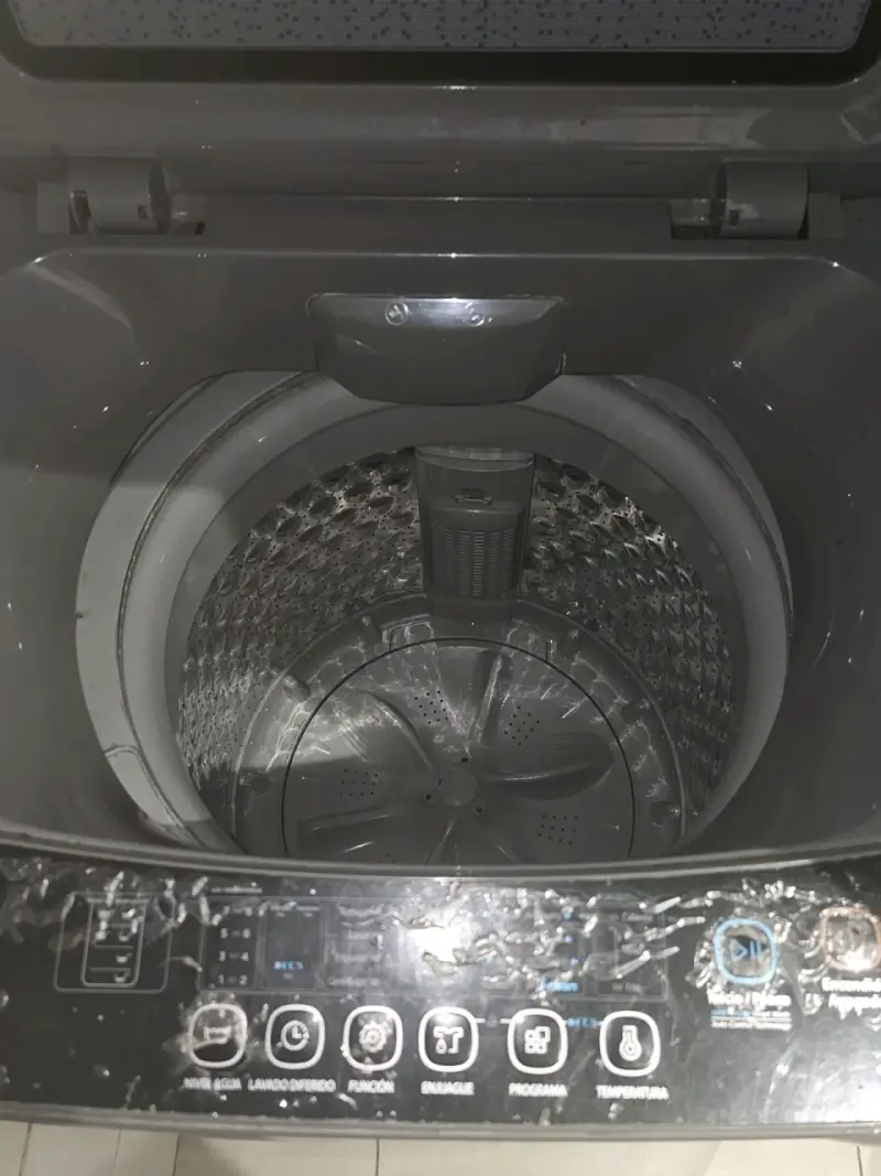 Lavadora automática Midea 9kg en buen estado - 6