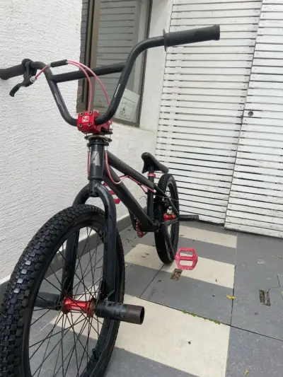 Bicicleta BMX Altitude - miniatura 1