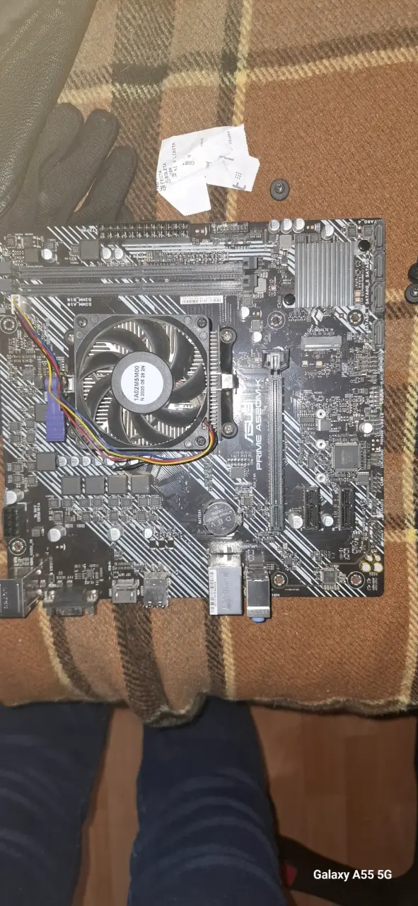 motherboard ASUS Prime A520M-K con AMD ryzen 3000G - 1