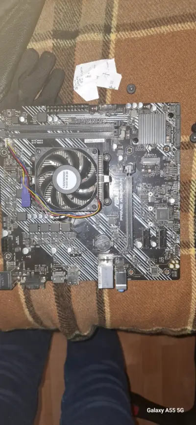 motherboard ASUS Prime A520M-K con AMD ryzen 3000G - miniatura 1