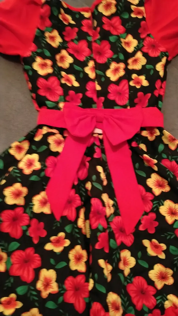 Vestido de niña con flores y volantes - 2