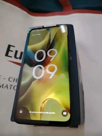 Smartphone Motorola Moto G15 con cámara avanzada - miniatura 1