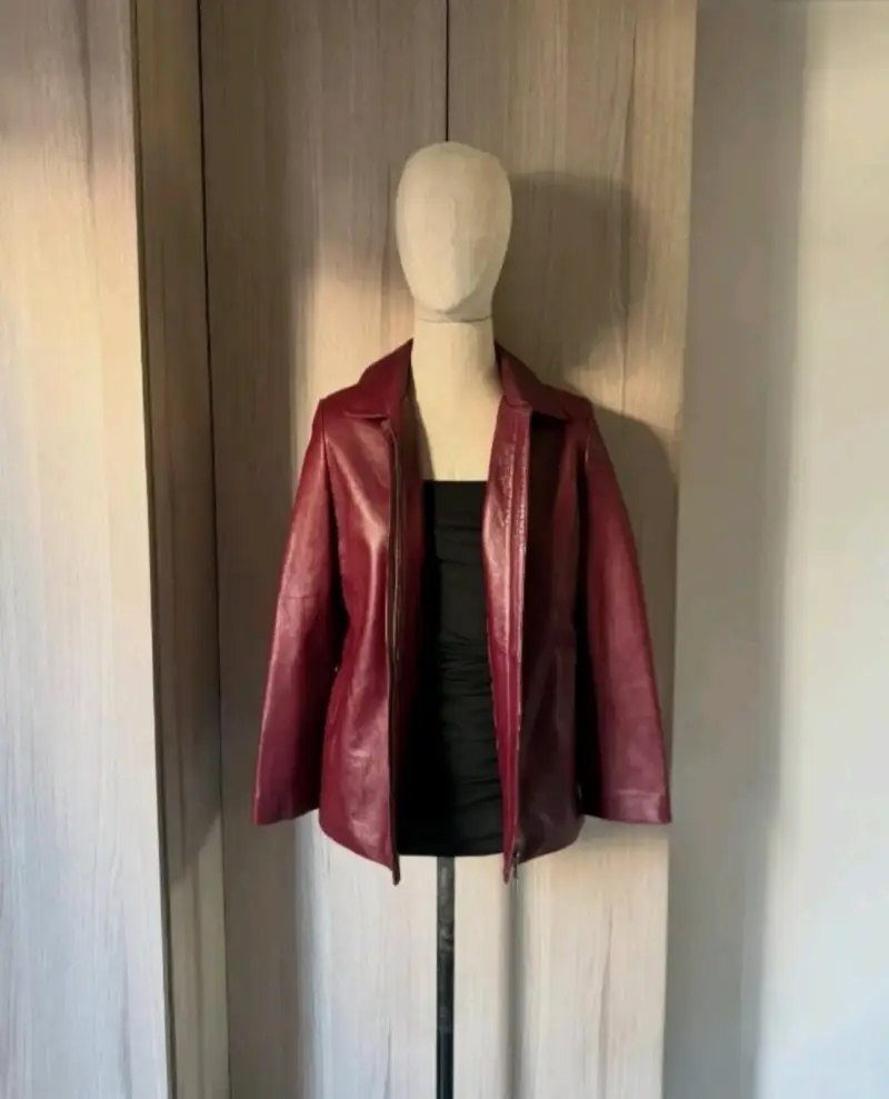Chaqueta de cuero burdeo para mujer