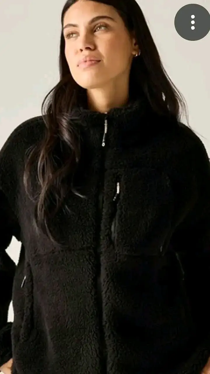 Chaqueta de lana negra para mujer