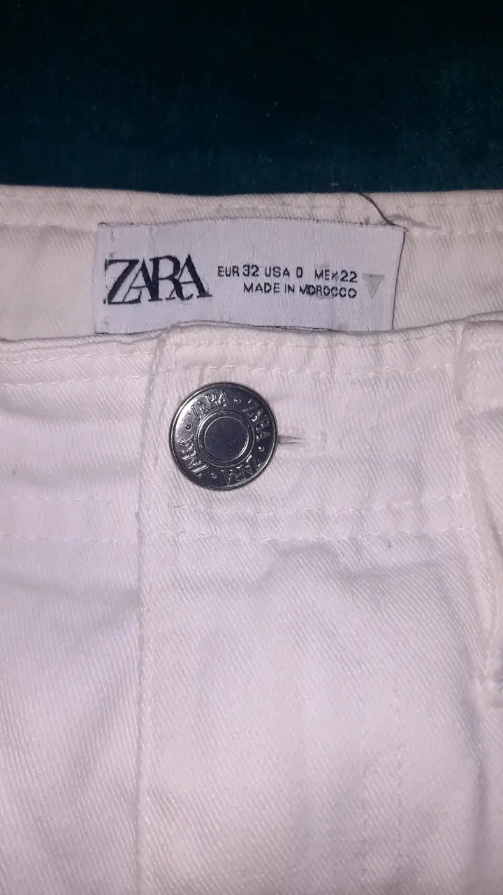 Pantalones cargo blancos Zara para mujer - 3