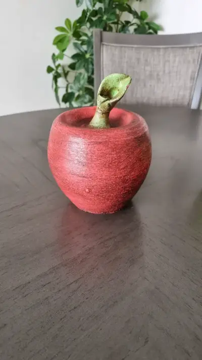 Decoración de manzanas de greda en rojo y verde - miniatura 2