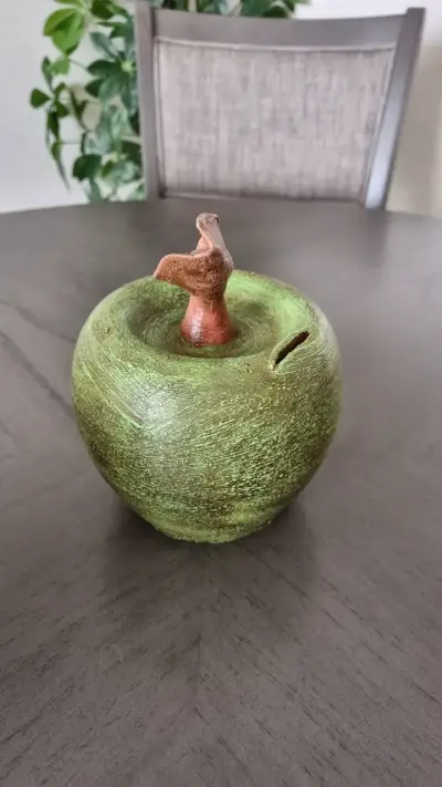 Decoración de manzanas de greda en rojo y verde - miniatura 3