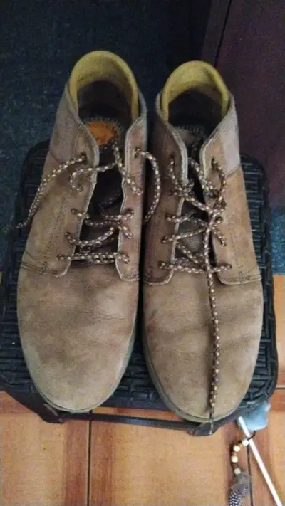 Botines de cuero N° 43 hombre marca CAT. - miniatura 1