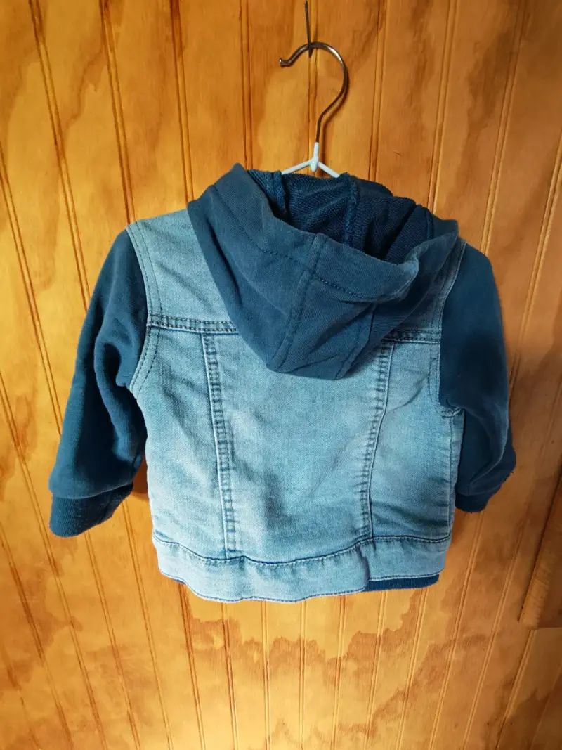 Chaqueta de mezclilla para bebé con capucha - 2