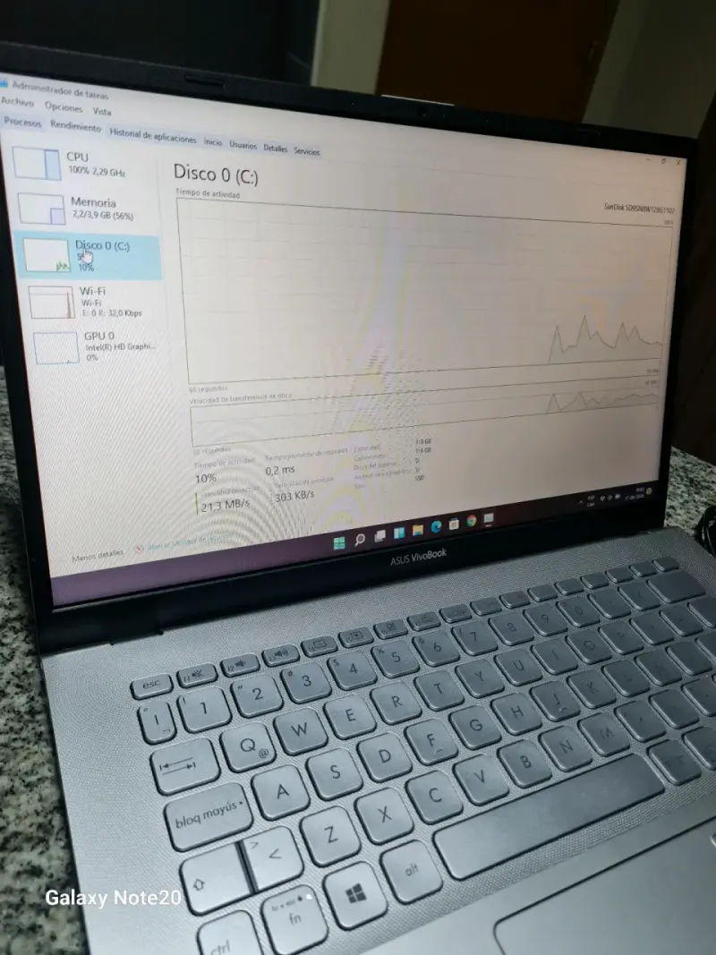 Laptop ASUS VivoBook lista para usar - 4