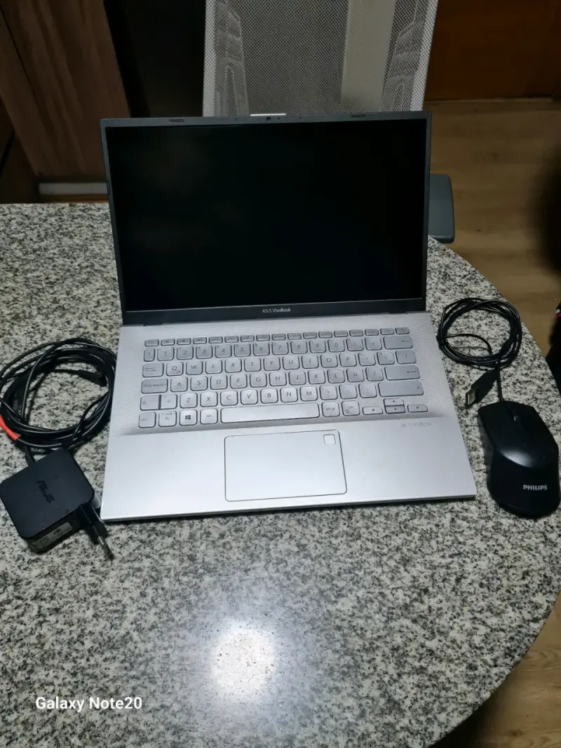 Laptop ASUS VivoBook lista para usar - 5