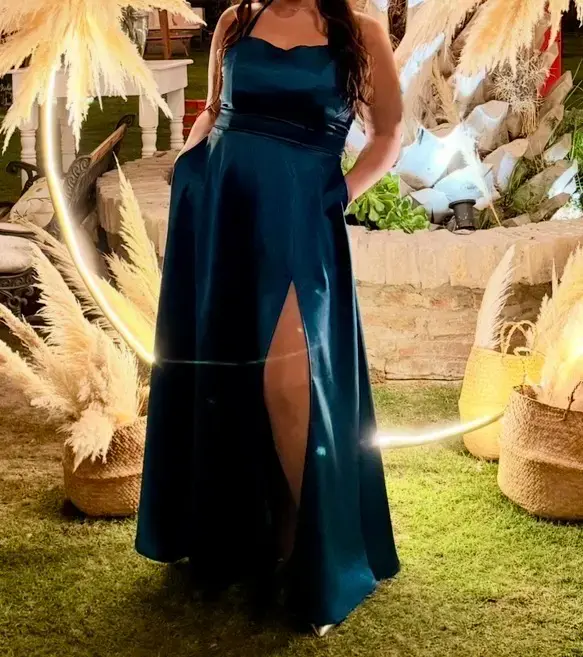 Vestido de fiesta azul con abertura lateral - 1