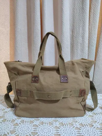Bolso de lona verde militar con correas ajustables - miniatura 1