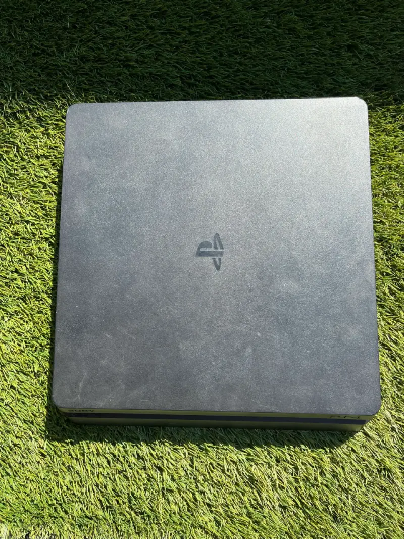 Consola PS4 con control y juego Street Fighter V - 3