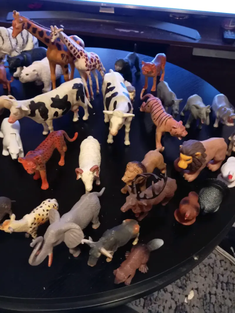 Set de Figuras de Animales de Plástico - 2