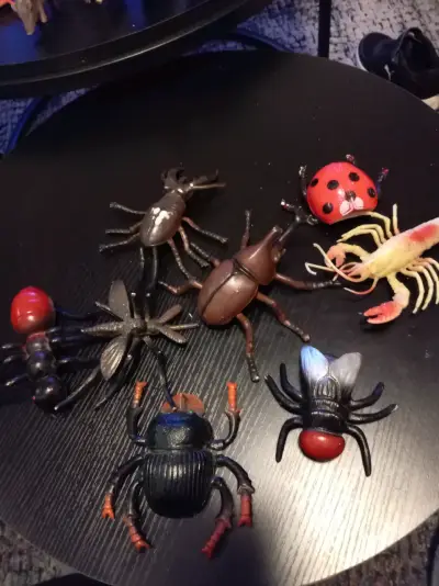 Set de Figuras de Animales de Plástico - miniatura 5