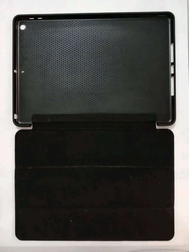 iPad 6ta Generación 32GB Gris Espacial - 6
