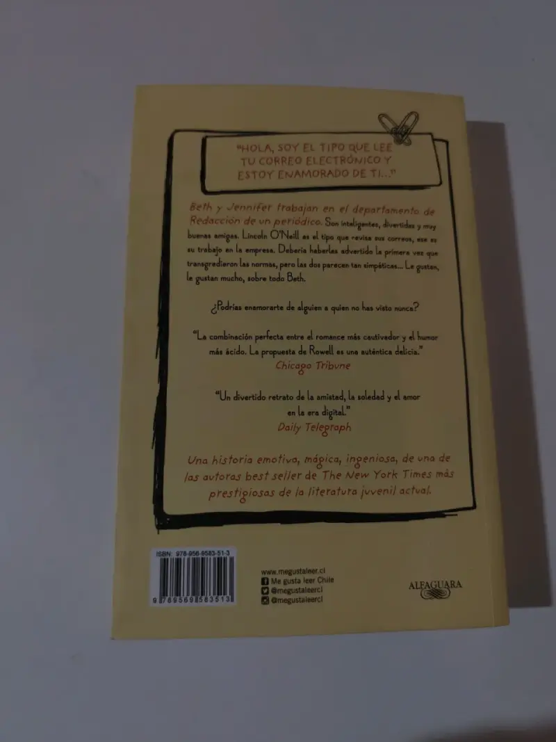 Libro "Attachments" de Rainbow Rowell - 3